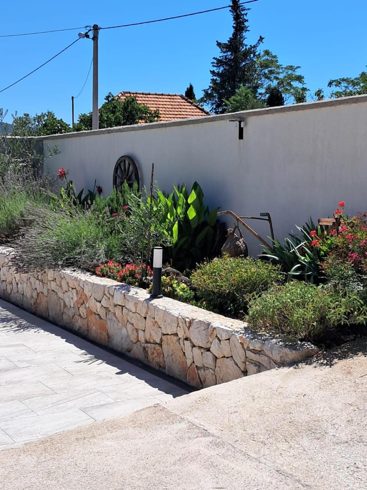 Holiday House Daisy Prapatnica Exterior photo